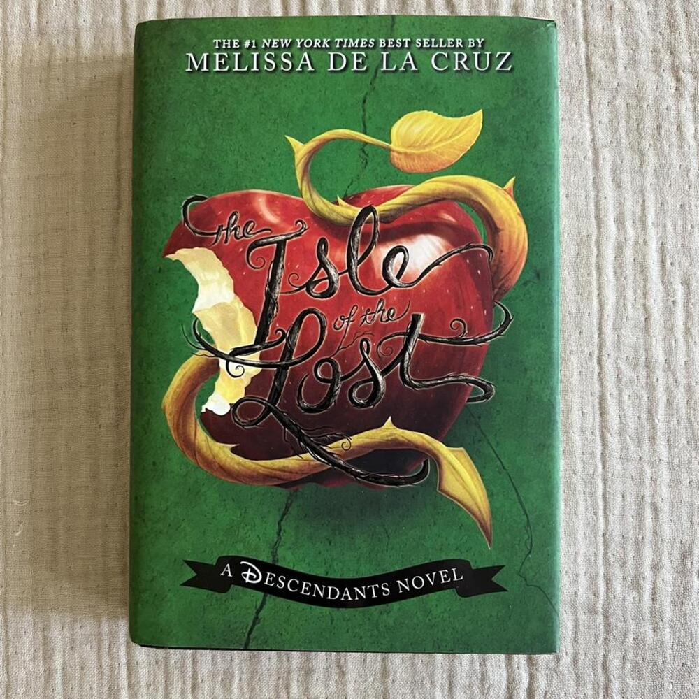 The Isle of the Lost: A Descendants Novel by Melissa de la Cruz